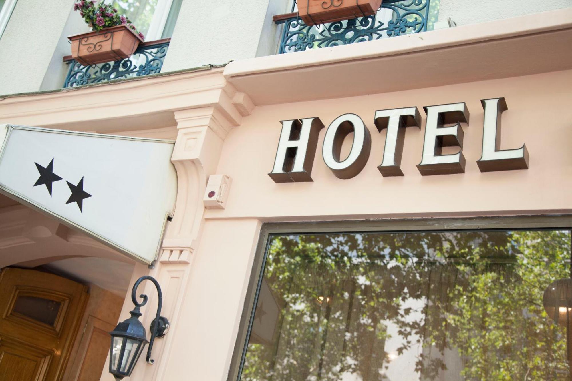 Hotel Des Pyrenees - Entre Bastille Et Nation Paris Eksteriør bilde