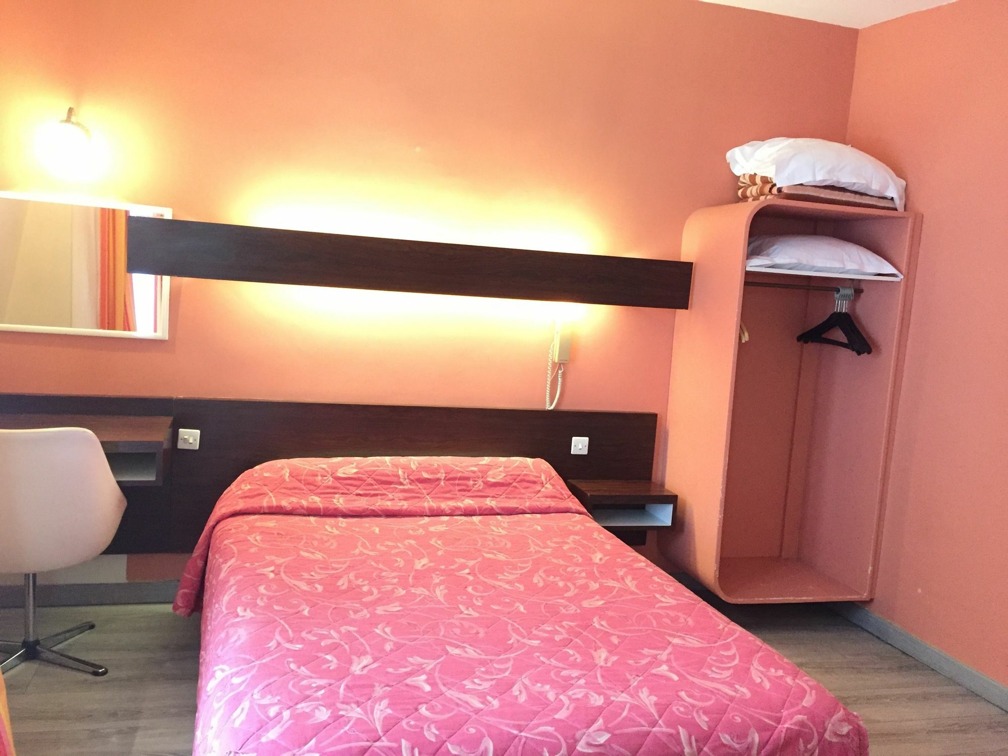 Hotel Des Pyrenees - Entre Bastille Et Nation Paris Eksteriør bilde