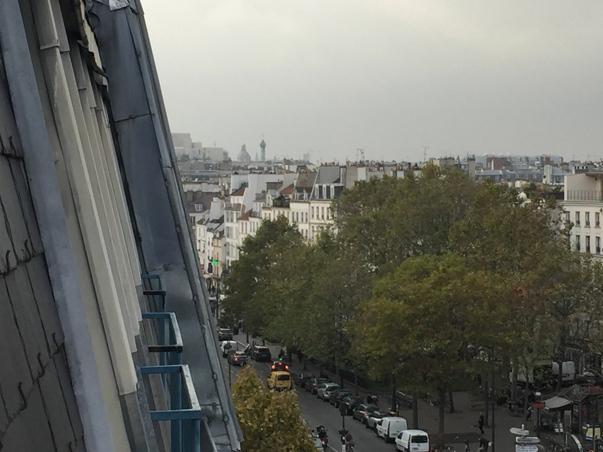 Hotel Des Pyrenees - Entre Bastille Et Nation Paris Eksteriør bilde